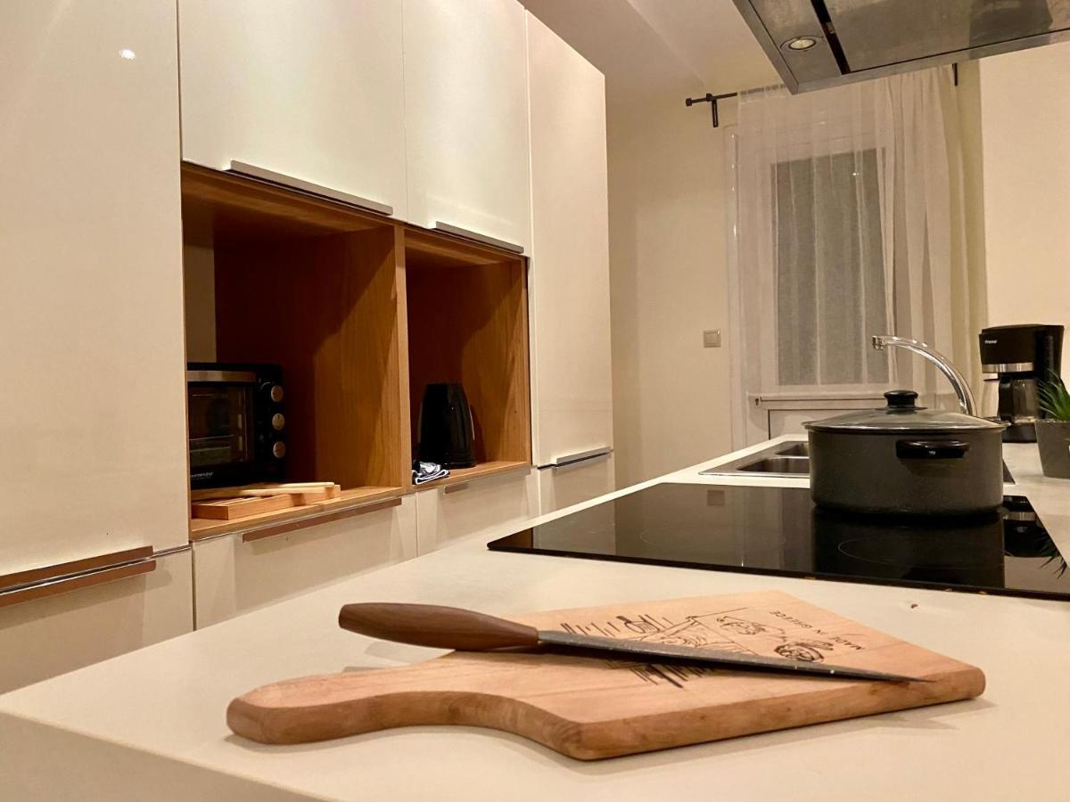 Spacious & Cozy Apartment, With Big Yard, In Kos Bagian luar foto