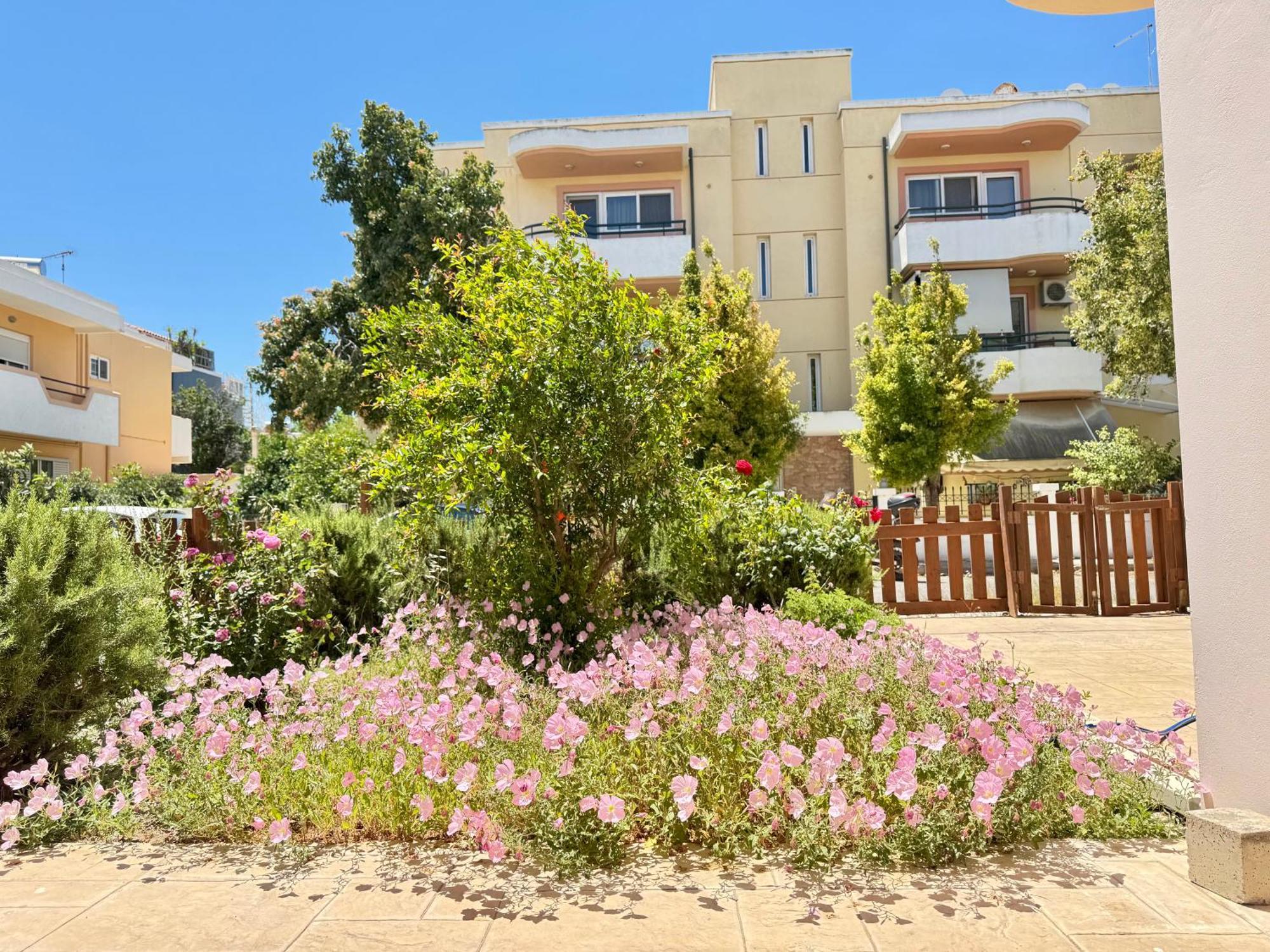 Spacious & Cozy Apartment, With Big Yard, In Kos Bagian luar foto