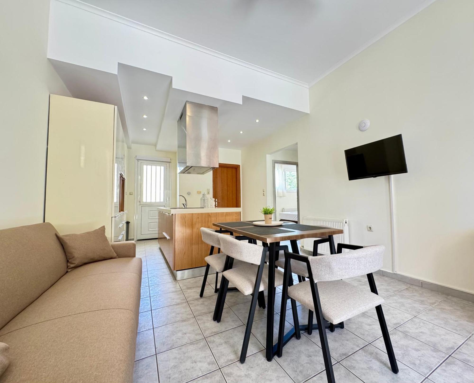 Spacious & Cozy Apartment, With Big Yard, In Kos Bagian luar foto